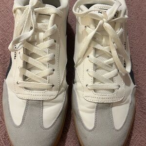 Reebok Men's White and Gray Sneakers lightly worn!